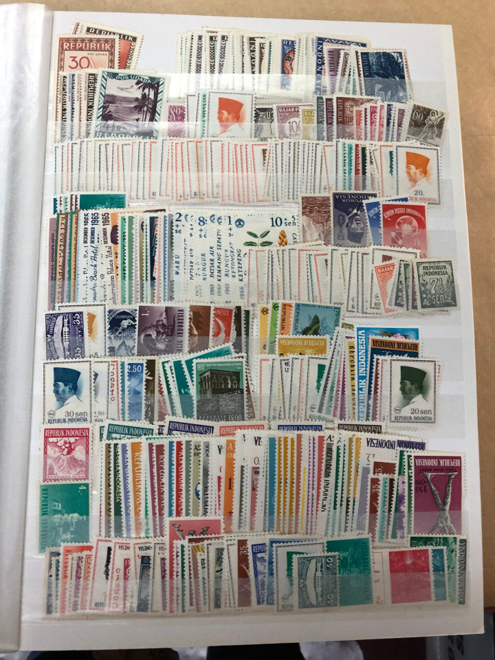 Mint Never Hinged International Stamp Selection 5,000 Different, Six Countries, 1930s to 2000s