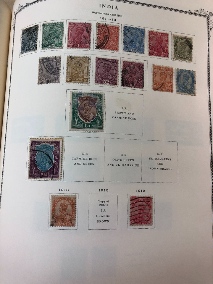 INTERNATIONAL COLLECTION IN A PAIR OF SCOTT ALBUMS – 425264