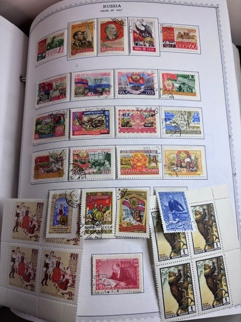 RUSSIA – Expansive Collection, Two Minkus Albums 1858-1991, ~5,000 Different, Imperial to Soviet Collapse – 424946