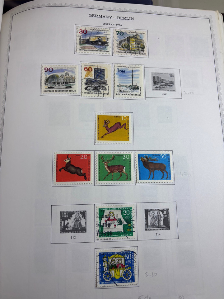GERMANY & AREA – Pair of Minkus Albums, Few Thousand Different, States to Reunification, German Area Included – 424896