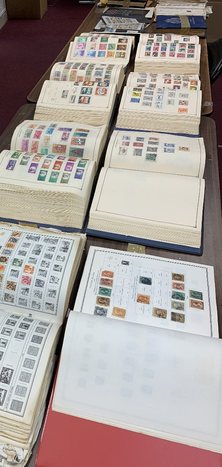 US & WORLDWIDE COLLECTION IN 3 LARGE CARTONS – 425079