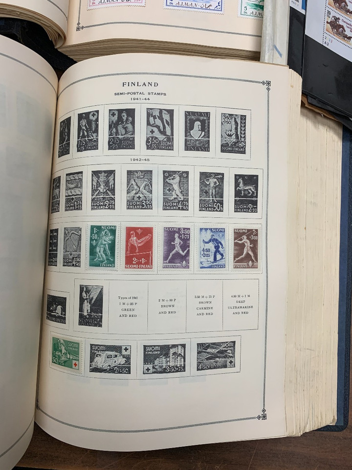 US & WORLDWIDE COLLECTION IN 3 LARGE CARTONS – 425079