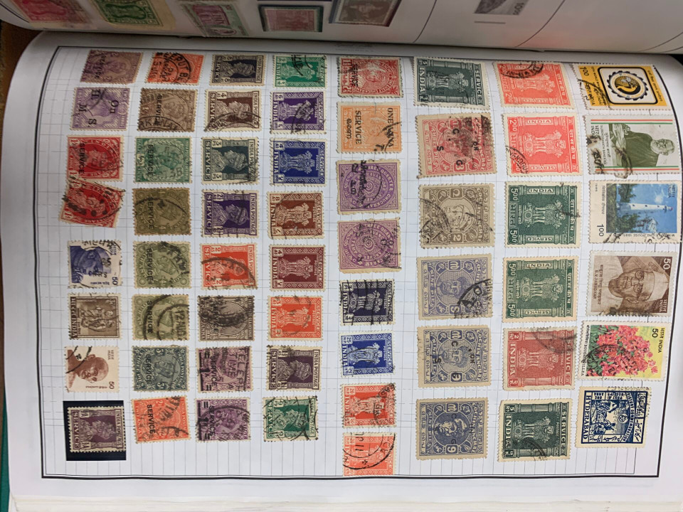 US AND INTERNATIONAL TAIL END SELECTION IN TWO LARGE CARTONS – 425325