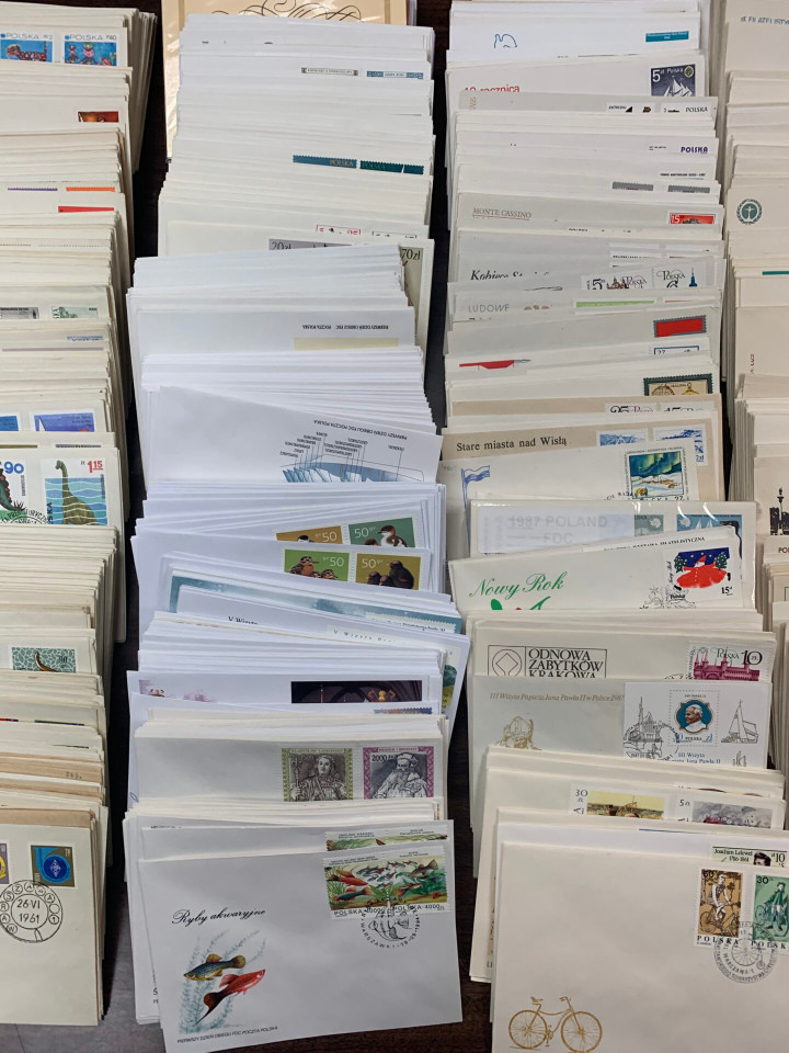 POLAND – SPECIALIST COLLECTION OF FIRST DAY COVERS 1945-2000  – 426517