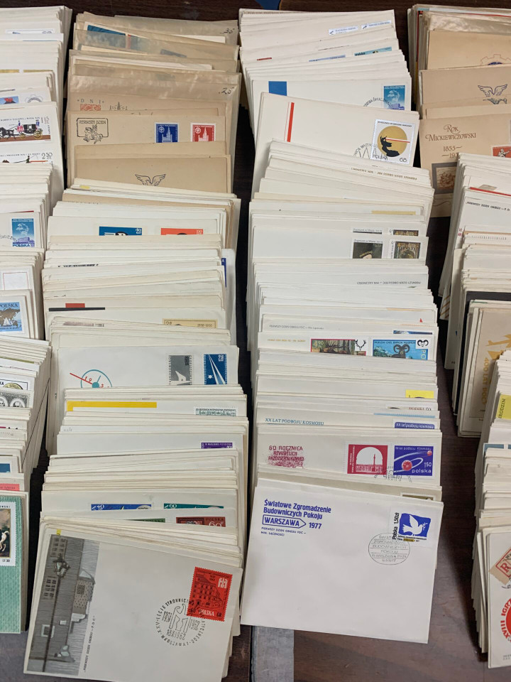 POLAND – SPECIALIST COLLECTION OF FIRST DAY COVERS 1945-2000  – 426517