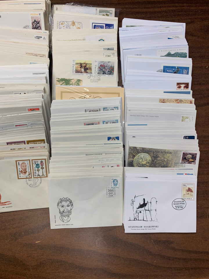 POLAND – SPECIALIST COLLECTION OF FIRST DAY COVERS 1945-2000  – 426517