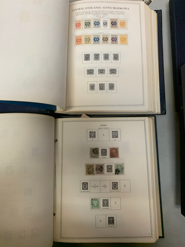 COLLECTION OF 16 SPECIALTY ALBUMS – 426323