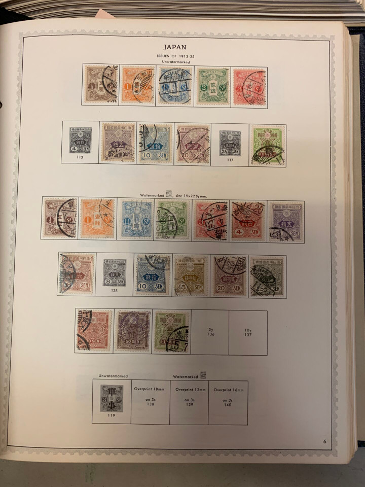 COLLECTION OF 16 SPECIALTY ALBUMS – 426323