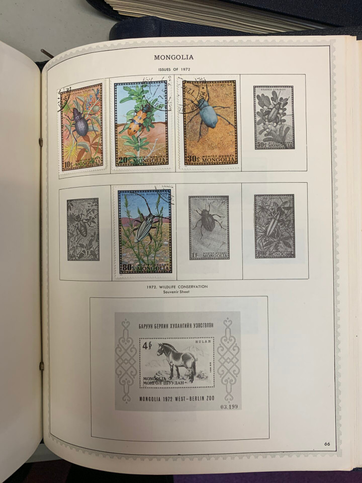 COLLECTION OF 16 SPECIALTY ALBUMS – 426323