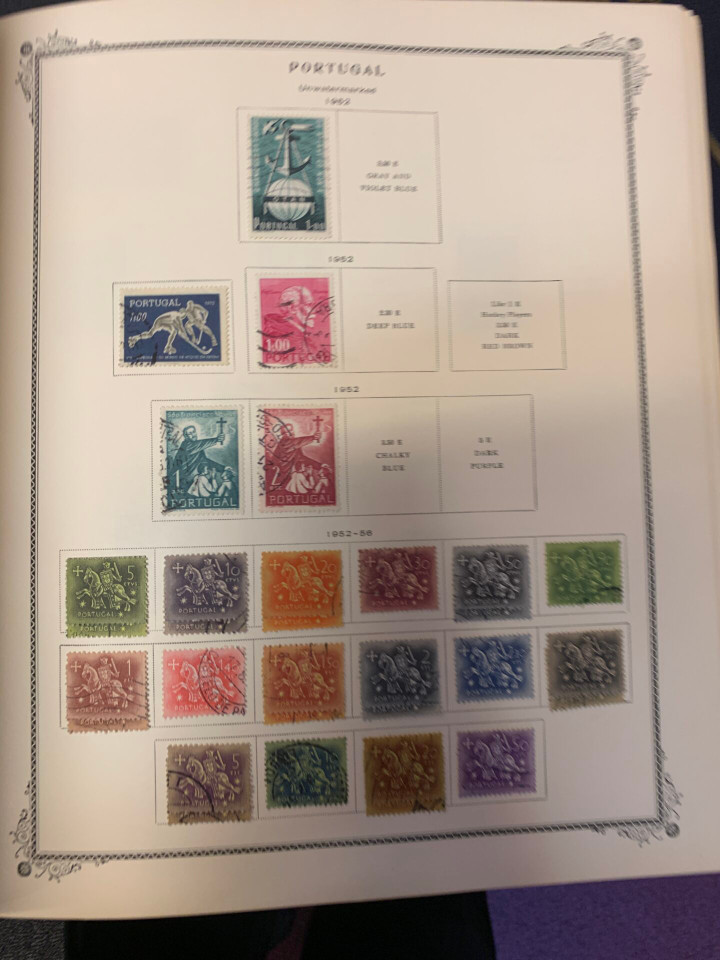 COLLECTION OF 16 SPECIALTY ALBUMS – 426323