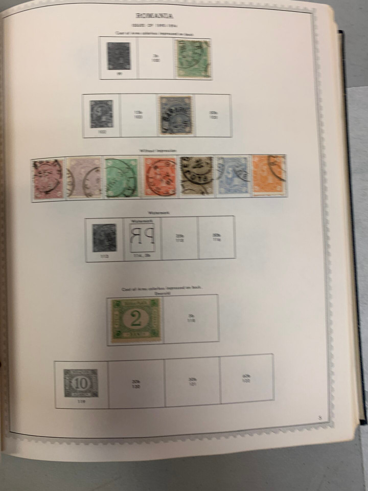 COLLECTION OF 16 SPECIALTY ALBUMS – 426323