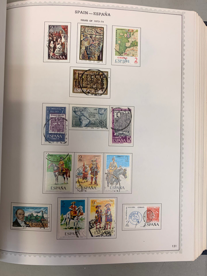 COLLECTION OF 16 SPECIALTY ALBUMS – 426323