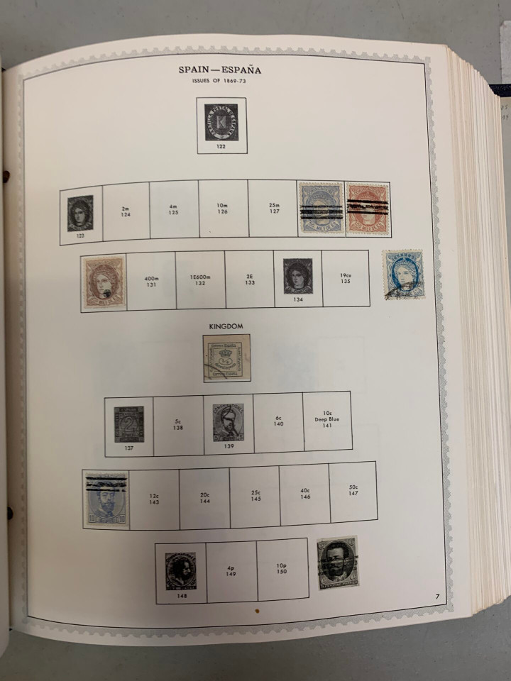 COLLECTION OF 16 SPECIALTY ALBUMS – 426323