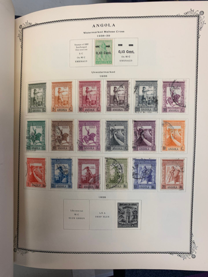 COLLECTION OF 16 SPECIALTY ALBUMS – 426323