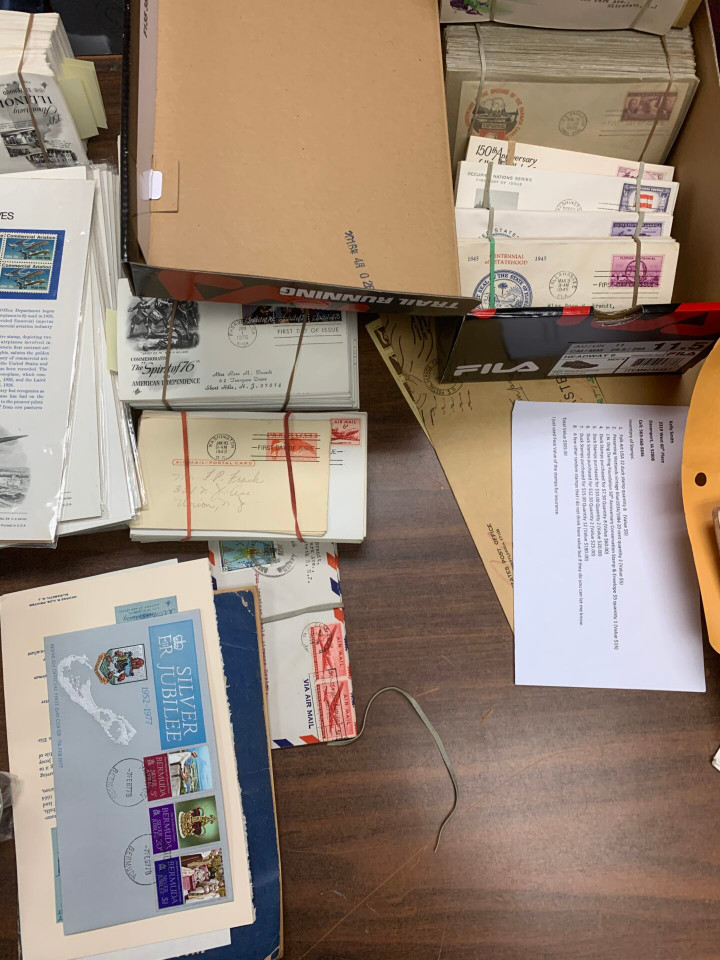 INTERNATIONAL GROUPING WITH LOTS OF USA AND POSTAGE! – 426044