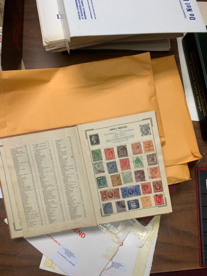 INTERNATIONAL GROUPING WITH LOTS OF USA AND POSTAGE! – 426044