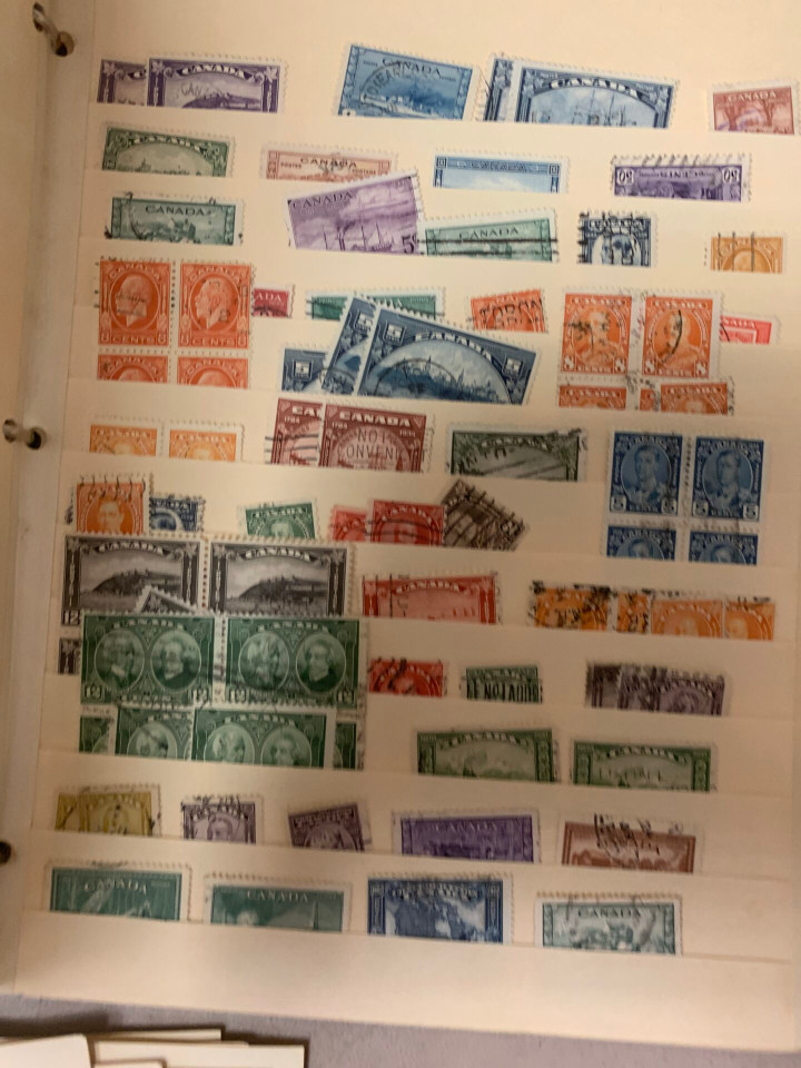 INTERNATIONAL SELECTION OF THOUSANDS INCLUDING TRIO OF VINTAGE SCOTT ALBUMS – 426038