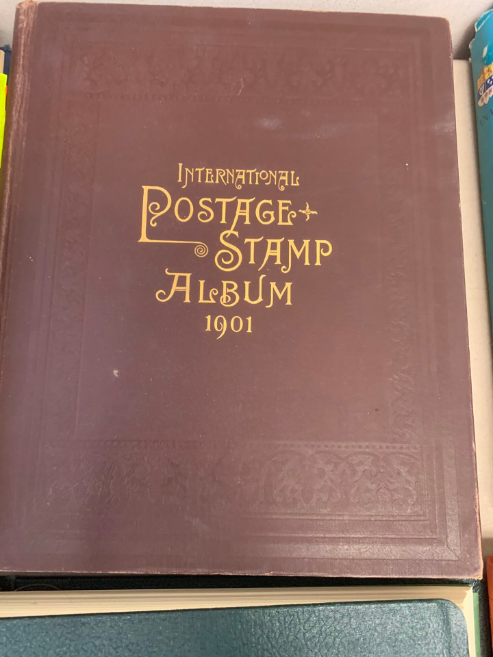 INTERNATIONAL SELECTION OF THOUSANDS INCLUDING TRIO OF VINTAGE SCOTT ALBUMS – 426038