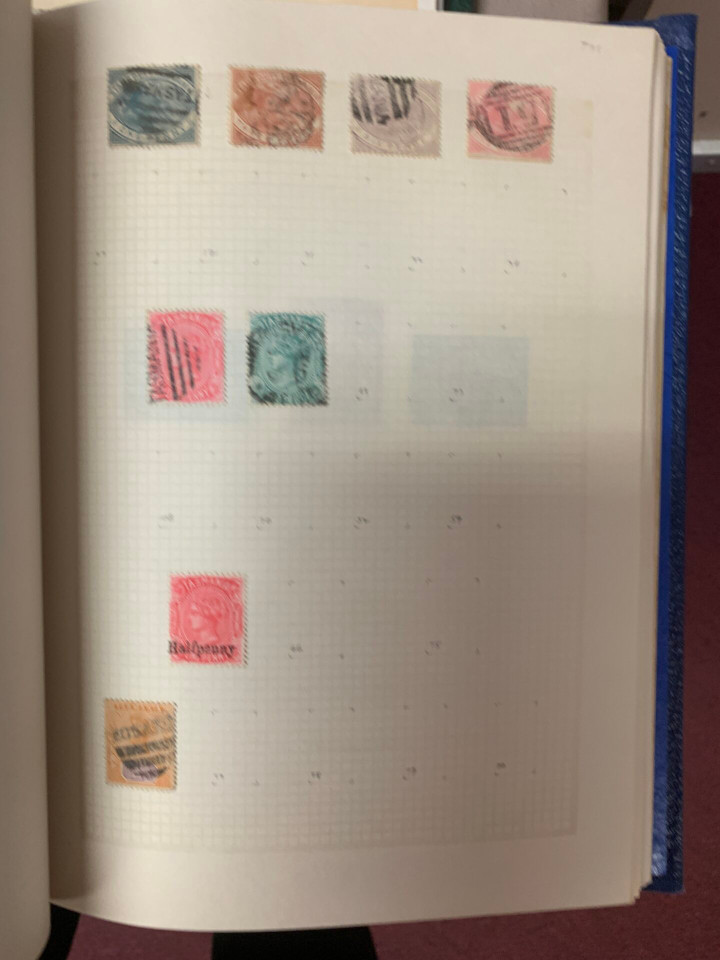 INTERNATIONAL TAIL END SELECTION IN THREE LARGE CARTONS – 426053