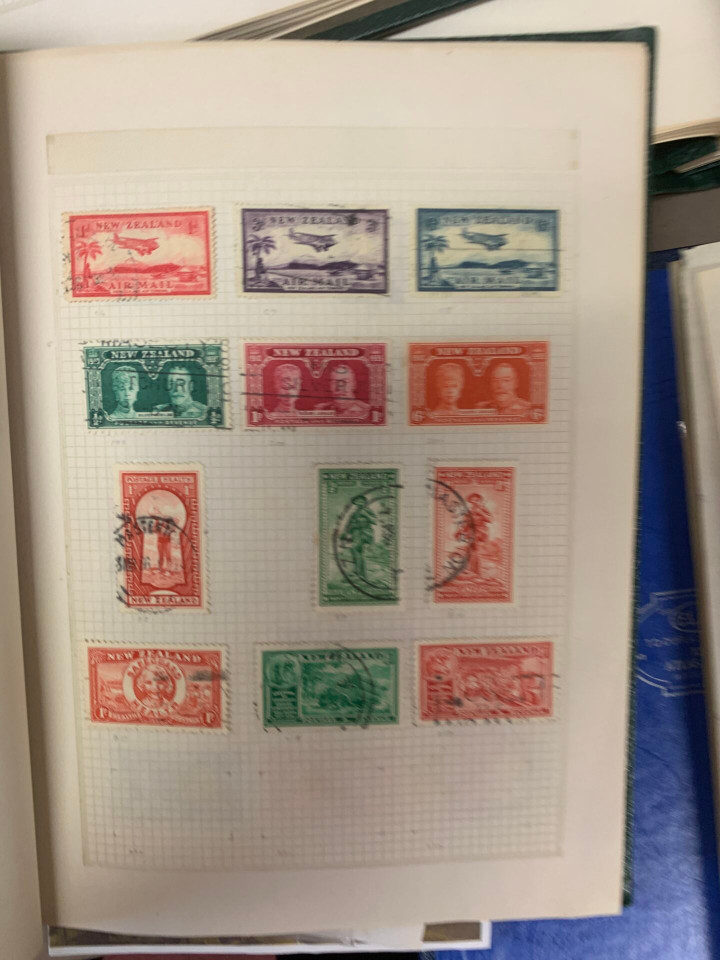 INTERNATIONAL TAIL END SELECTION IN THREE LARGE CARTONS – 426053