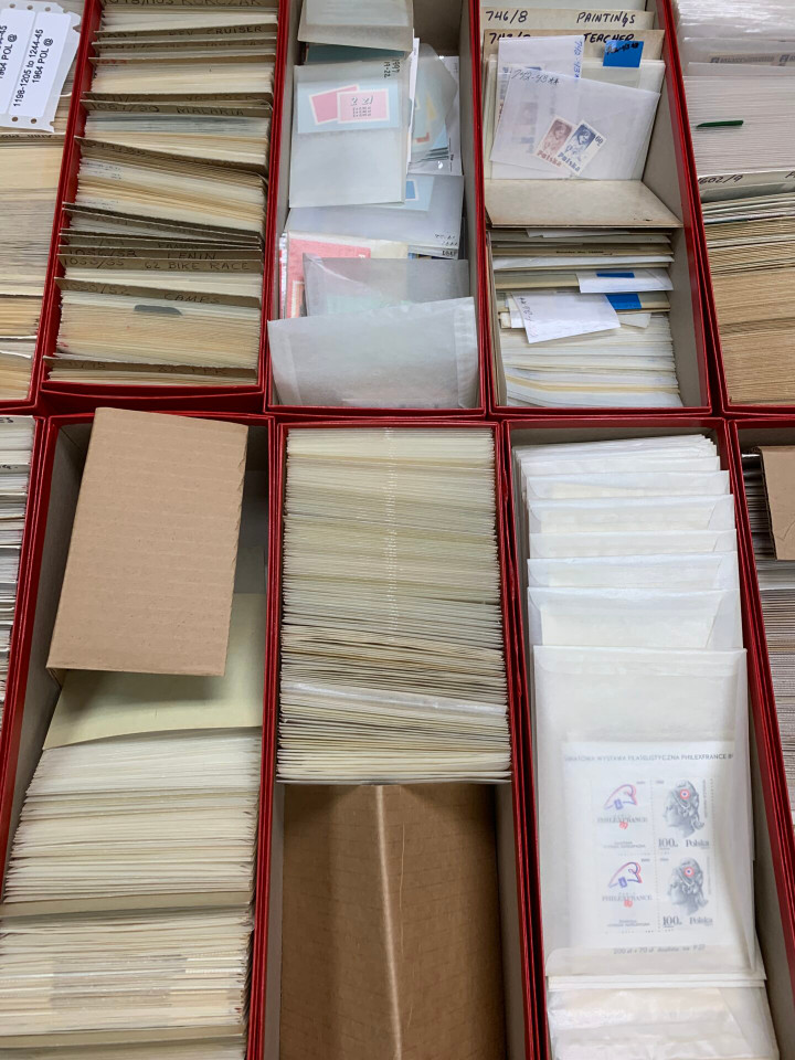POLAND – PHILATELIC MOUNTAIN OF HUNDREDS OF THOUSANDS IN 14 LARGE CARTONS – 426057