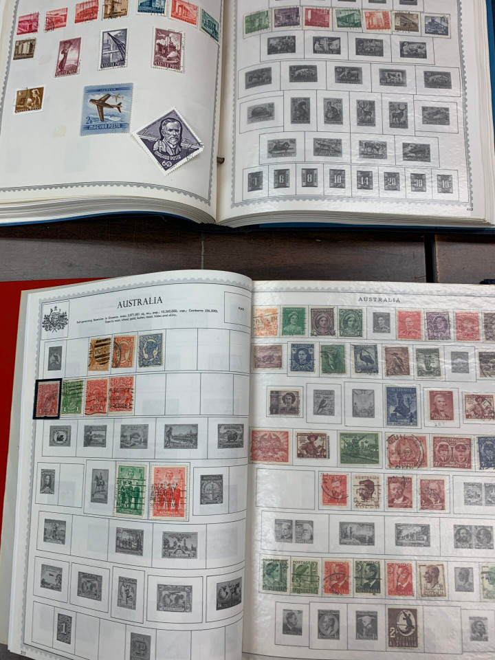 INTERNATIONAL SELECTION IN TWO LARGE CARTONS – 426071