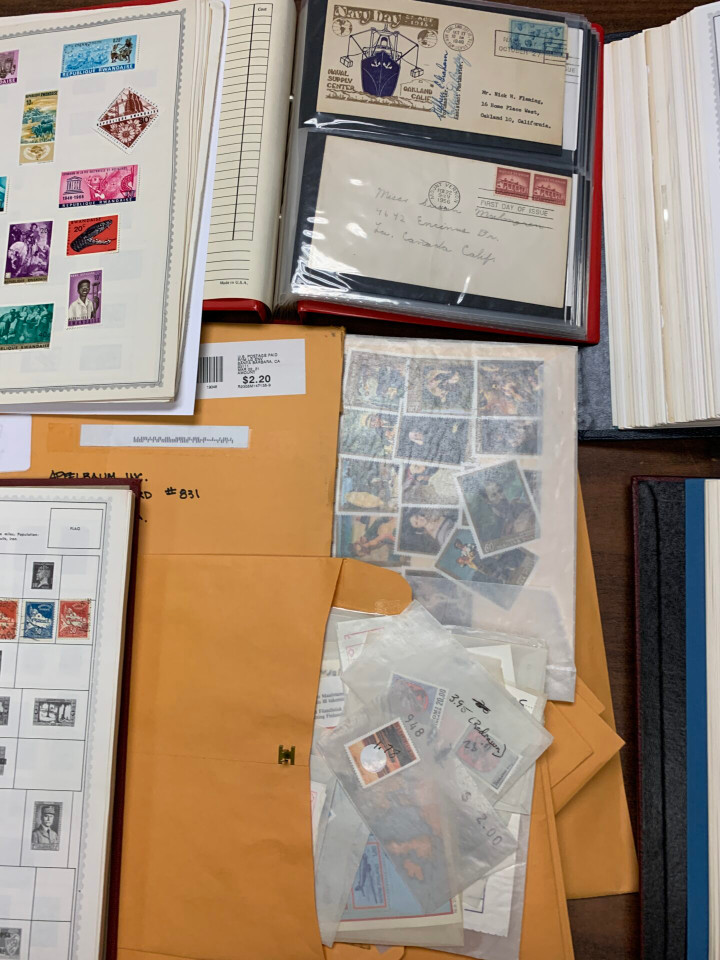 INTERNATIONAL SELECTION IN TWO LARGE CARTONS – 426071