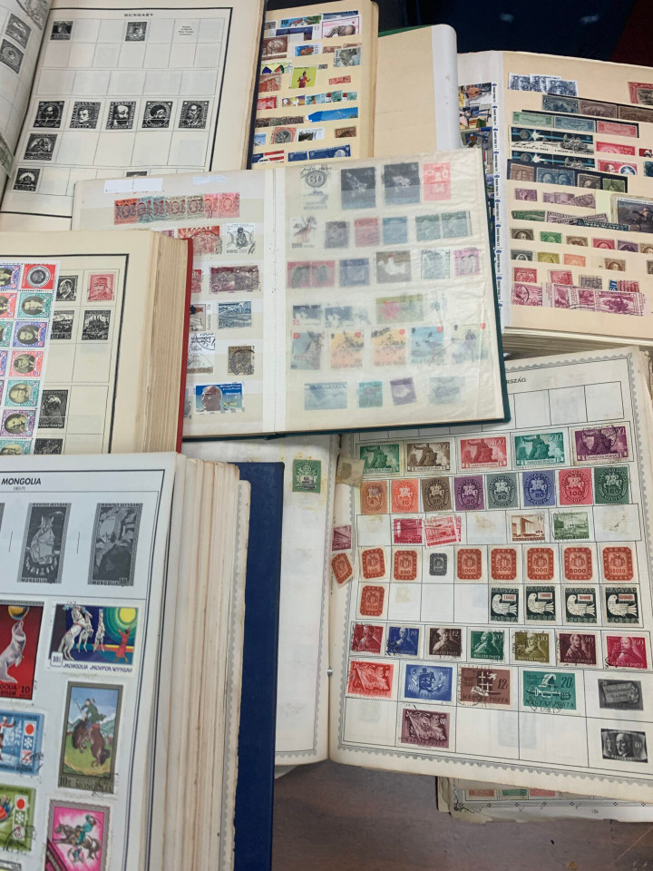 INTERNATIONAL SELECTION IN 3 LARGE CARTONS – 426085