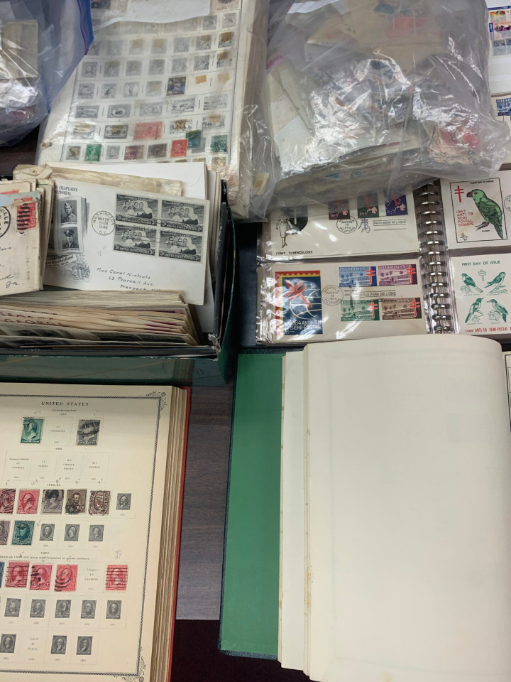 INTERNATIONAL SELECTION IN 3 LARGE CARTONS – 426085