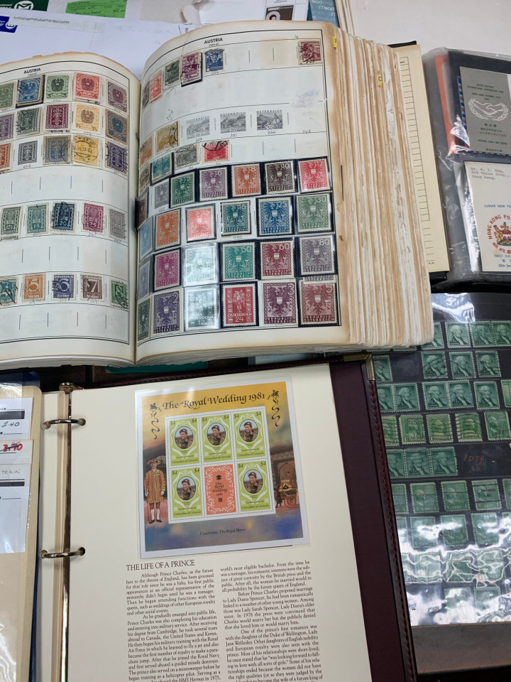 END OF YEAR CLEAR-OUT! – INTERNATIONAL SELECTION IN 4 LARGE CARTONS – 426121