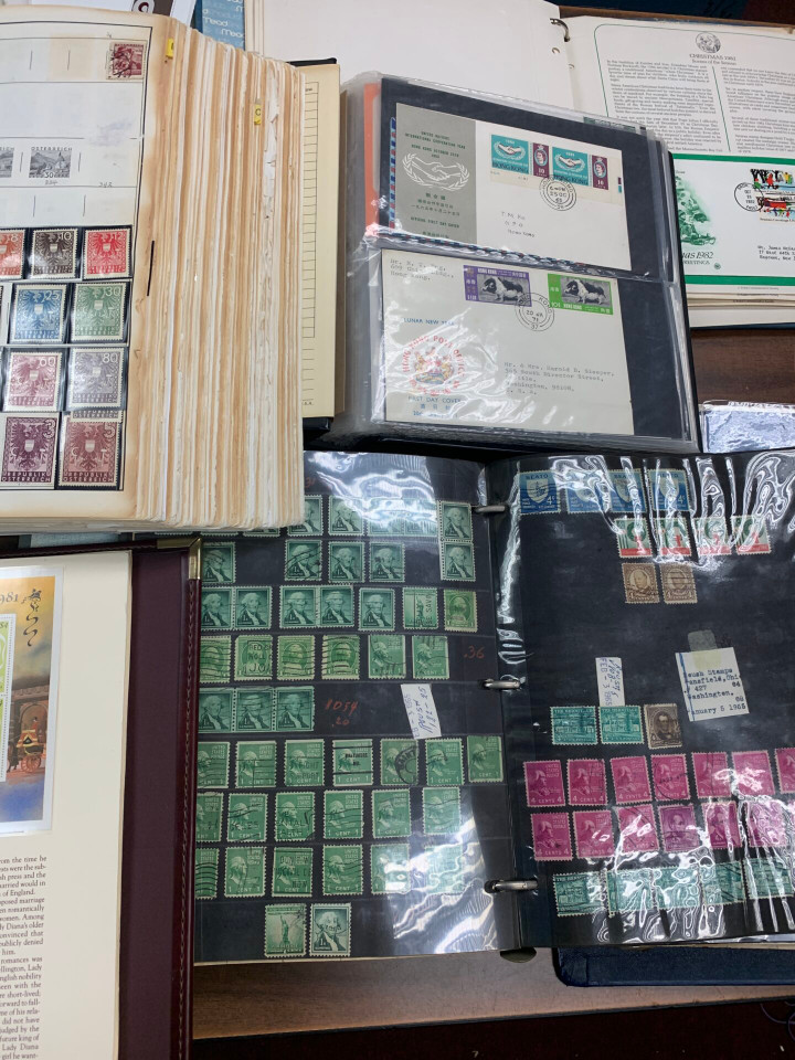 END OF YEAR CLEAR-OUT! – INTERNATIONAL SELECTION IN 4 LARGE CARTONS – 426121