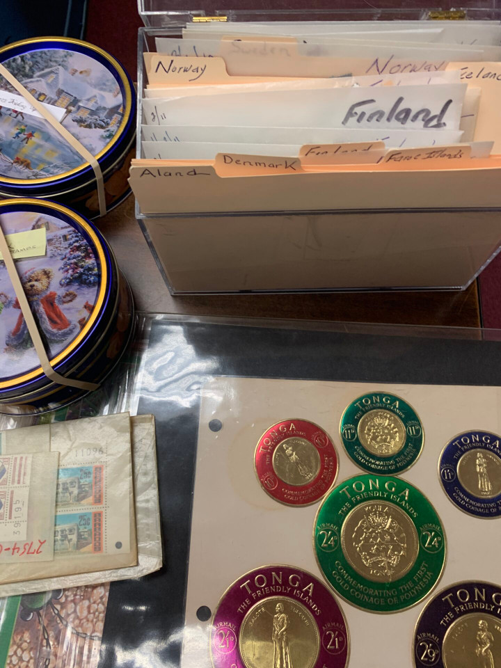 END OF YEAR CLEAR-OUT! – INTERNATIONAL SELECTION IN 4 LARGE CARTONS – 426121