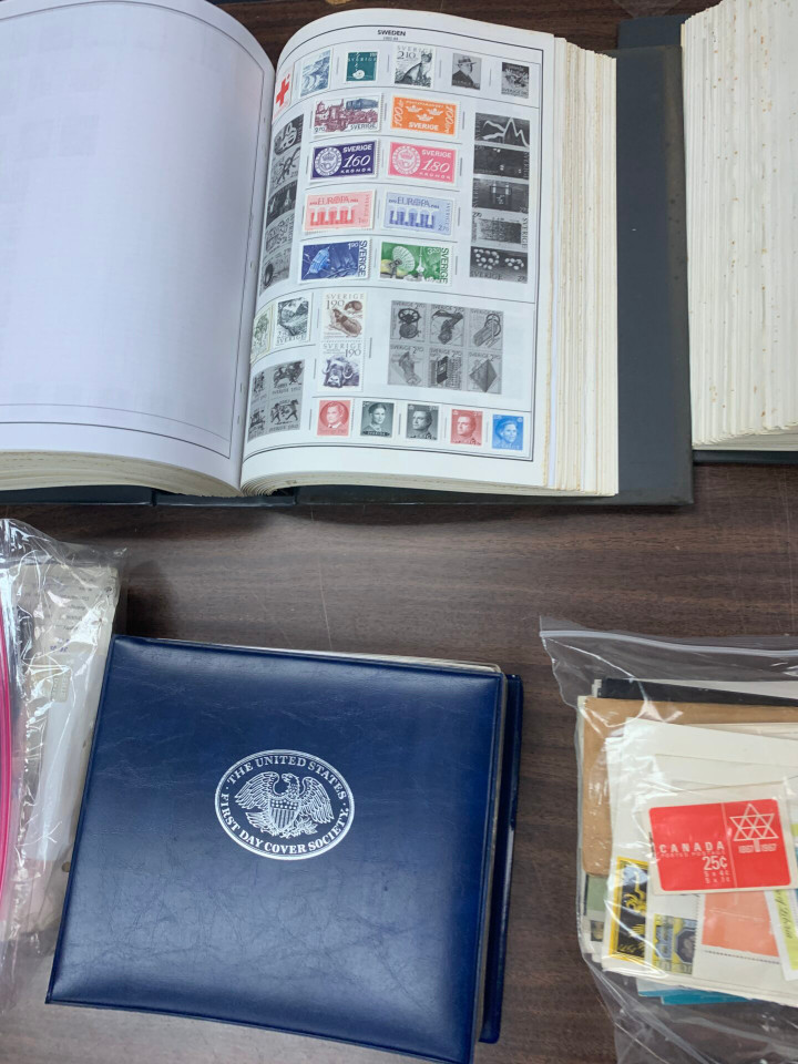 END OF YEAR CLEAR-OUT! – INTERNATIONAL SELECTION IN 3 LARGE CARTONS – 426528