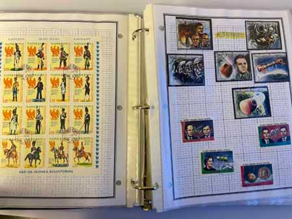 WORLDWIDE AND UN STAMPS AND POSTAL CARD LOT - 900204