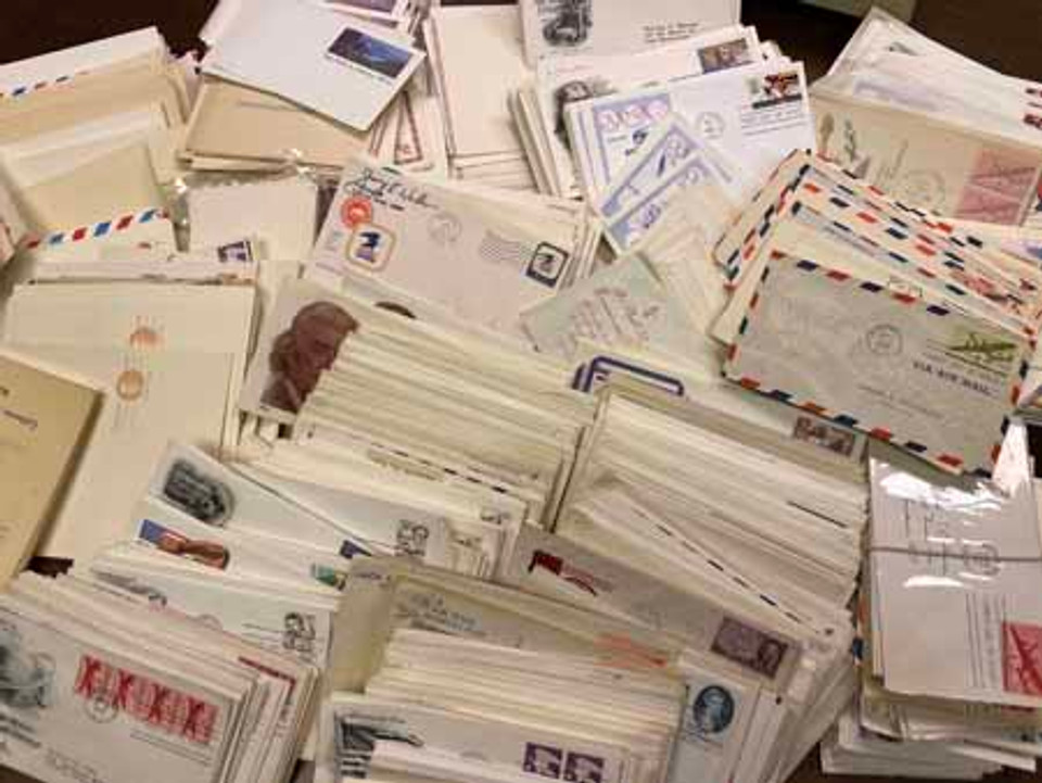 FIRST DAY COVERS, POSTAL CARDS AND STATIONERY AND UN STAMP LOT - 900209
