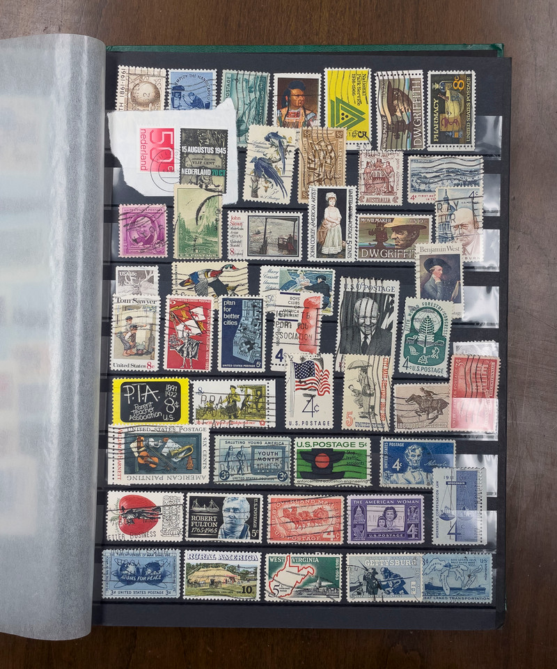 Mint and Used US Stamps, Albums, Stock Books And More - 824189