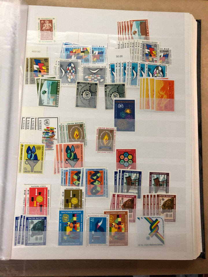 UNITED NATIONS - Nearly 3,000 Mint Modern Issues, New York Geneva and Vienna – 426504