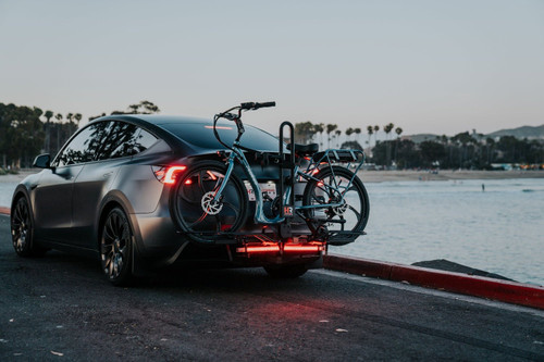 RV Rider + LED Light Bar [Hollywood Racks]