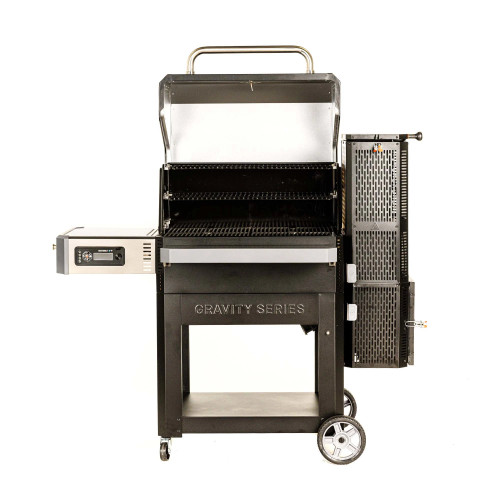 Gravity Series® 1050 with Cover and Griddle Insert Bundle [Masterbuilt]