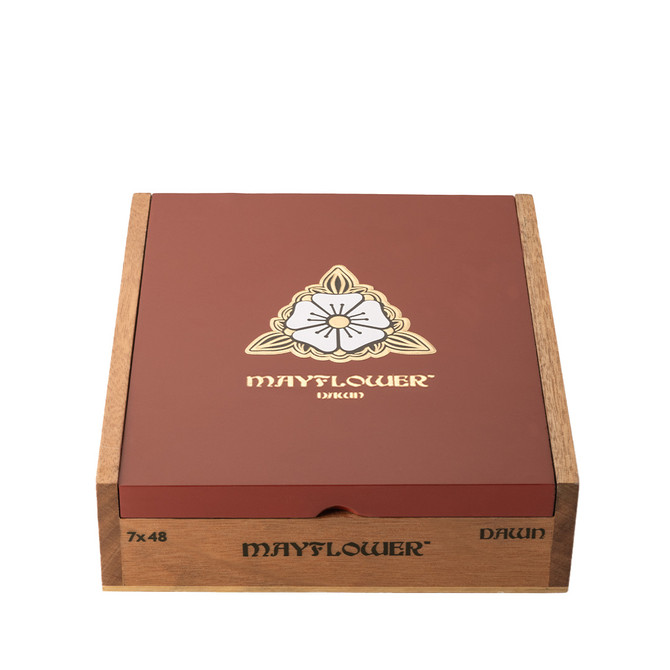 Mayflower Dawn Churchill Closed Cigar Box of 15