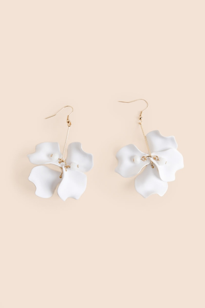 Buy White floral chandelier drop earrings Online. – Odette