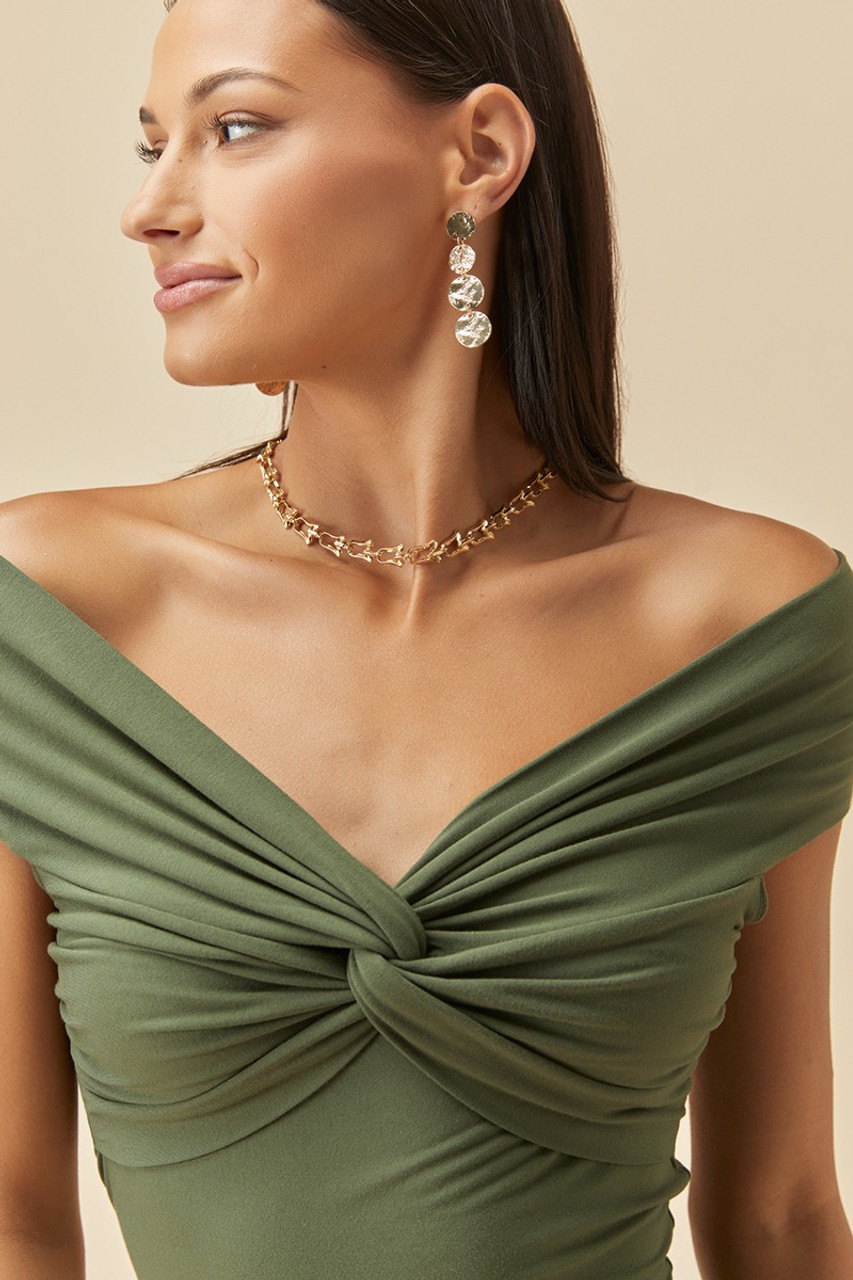 Necklaces For Drop Shoulder Top/Dress | Asymmetrical necklace, Drop shoulder  dress, Drop shoulder top