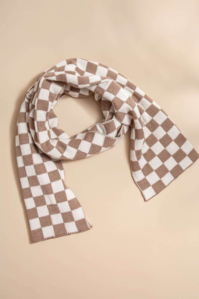 Checkered Scarf Pig Quilted Blanket NCU0TL275