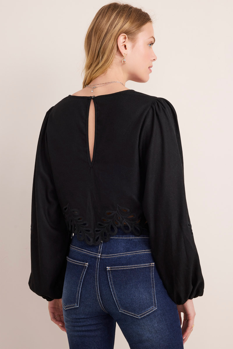 Mae Scallop Hem Embroidered Blouse | francesca's®