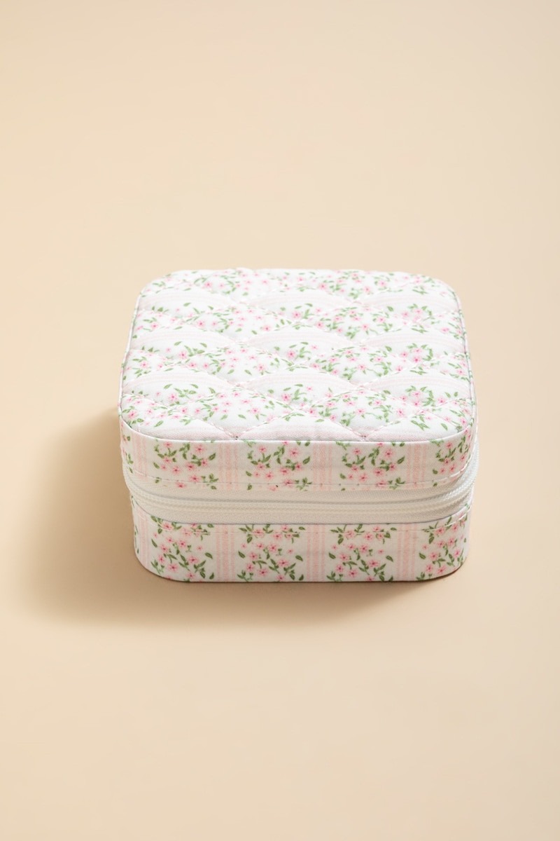 Quilted Floral Zip Up Jewelry Box | francesca's®