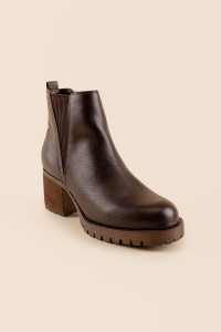 GS875004_278cb8768eb4f34f4150c58c6c895658f32074e5_Brown