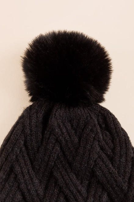 Lynn Pom Knit Beanie