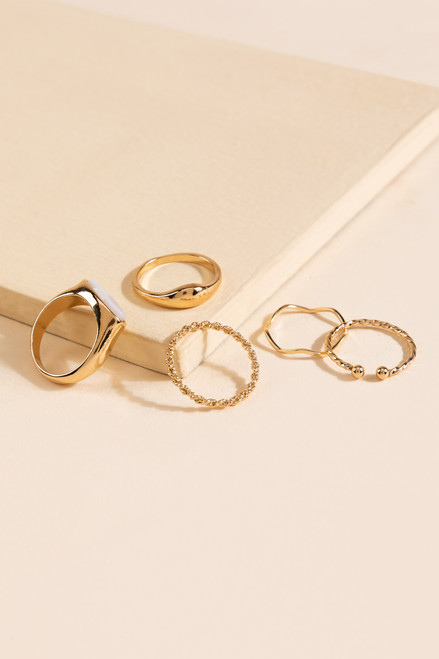 Claudia Signet Ring Set