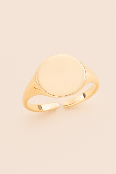 Kasey Circle Signet Ring