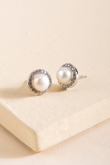 Caroline Pearl Stud Earrings